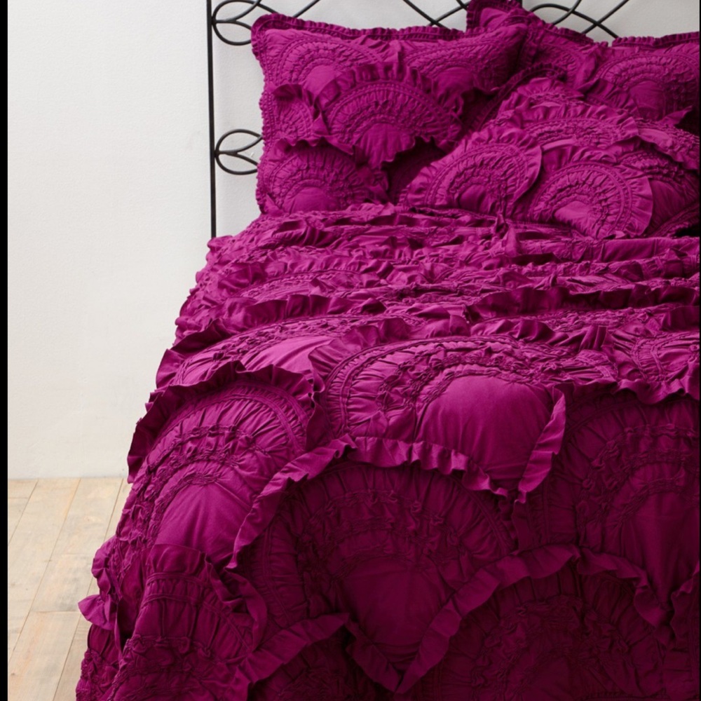 Anthropologie Rivulets Queen Quilt and Sham Set